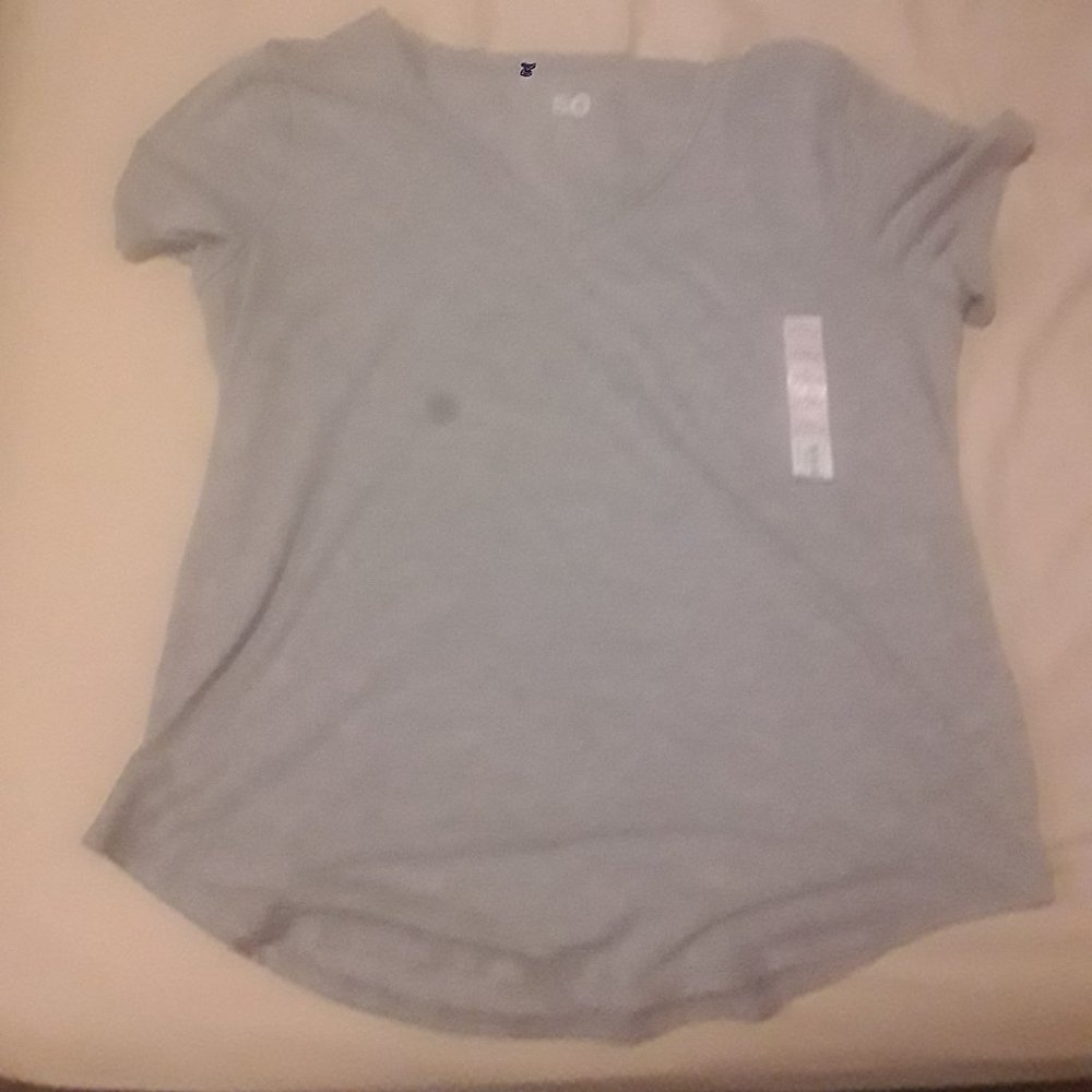 **SO Brand XXL V-Neck T-Shirt**